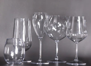 Olik sorters plastglas, vinglas, champagneglas,ölglas, ginglas, vattenglas