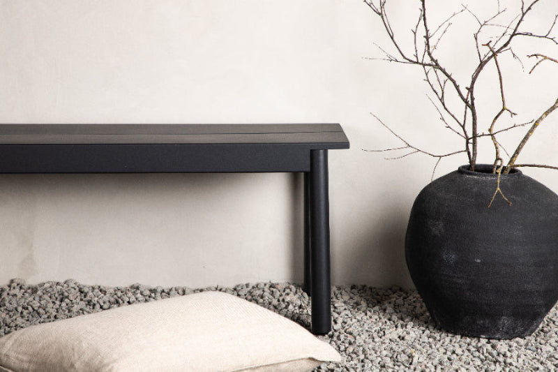 Modena sittbänk svart närbild